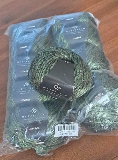Pakket Groene Hobbii Metallic garen - 10 bollen, Hobby en Vrije tijd, Breien en Haken, Breien of Haken, Wol of Garen, Ophalen of Verzenden
