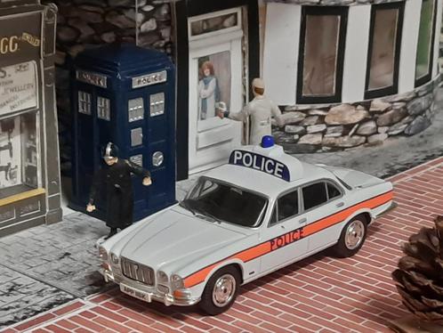 Jaguar XJ 6, let op: de EERSTE SERIE, in POLICE uitvoering., Hobby en Vrije tijd, Modelauto's | 1:43, Nieuw, Auto, Overige merken