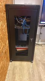 Serverkast, Computers en Software, Serverkasten, Ophalen of Verzenden, Zo goed als nieuw, Geperforeerd