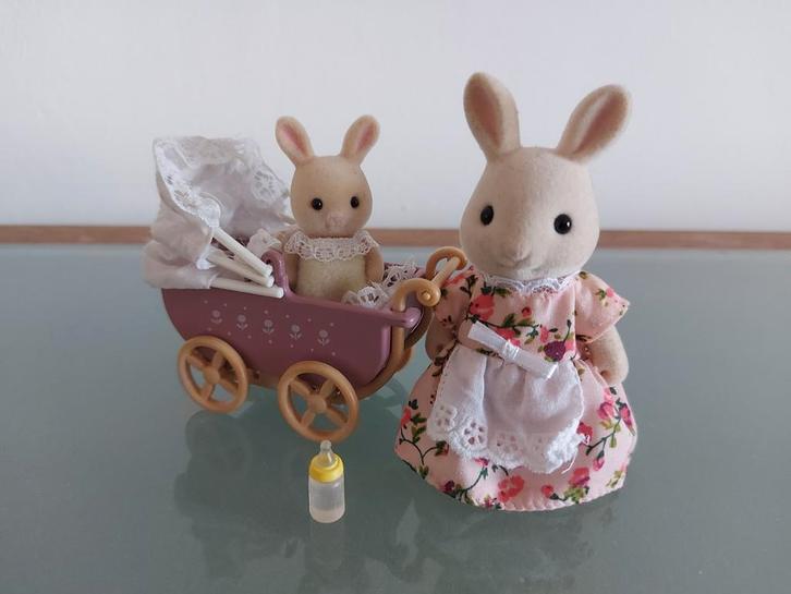 Sylvanian Families Konijnen Familie met Kinderwagen, Kinderen en Baby's, Speelgoed | Poppen, Zo goed als nieuw, Overige typen