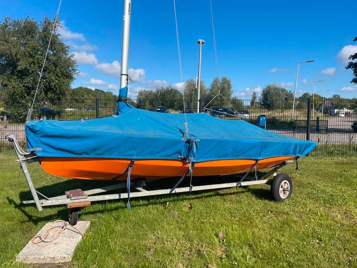 Zeilen in je eigen SOLO, Watersport en Boten, Zeilen en Zeiltoebehoren, Zo goed als nieuw, Minder dan 15 m², Ophalen