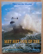 MET HET OOG OP ZEE - de Nederlandse Reddingsmaatschappij, Verzamelen, Ophalen of Verzenden, Gebruikt, Motorboot of Zeilboot, Boek of Tijdschrift