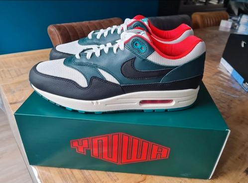 Nike air max one 1 lebron James liverpool us 11,5 eu 45,5 DS, Kleding | Heren, Schoenen, Nieuw, Sneakers of Gympen, Overige kleuren