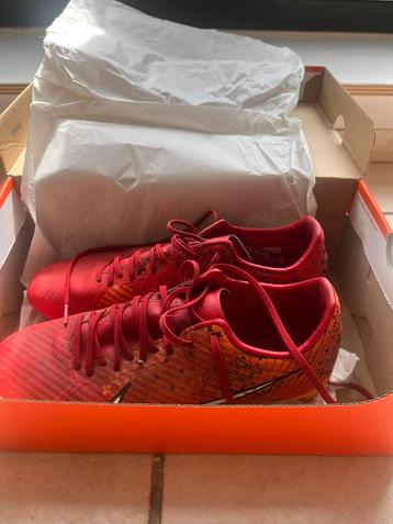 Nike voetbalschoenen rood-oranje maat 41 beschikbaar voor biedingen
