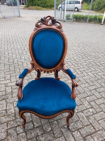 Antieke barok fauteuile opnieuw gestoffeerd  beschikbaar voor biedingen