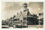 Dokkum - Stadhuis, Verzamelen, Ansichtkaarten | Nederland, Verzenden, 1940 tot 1960, Gelopen, Friesland