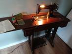 Antieke Singer naaimachine met tafel en licht, Ophalen