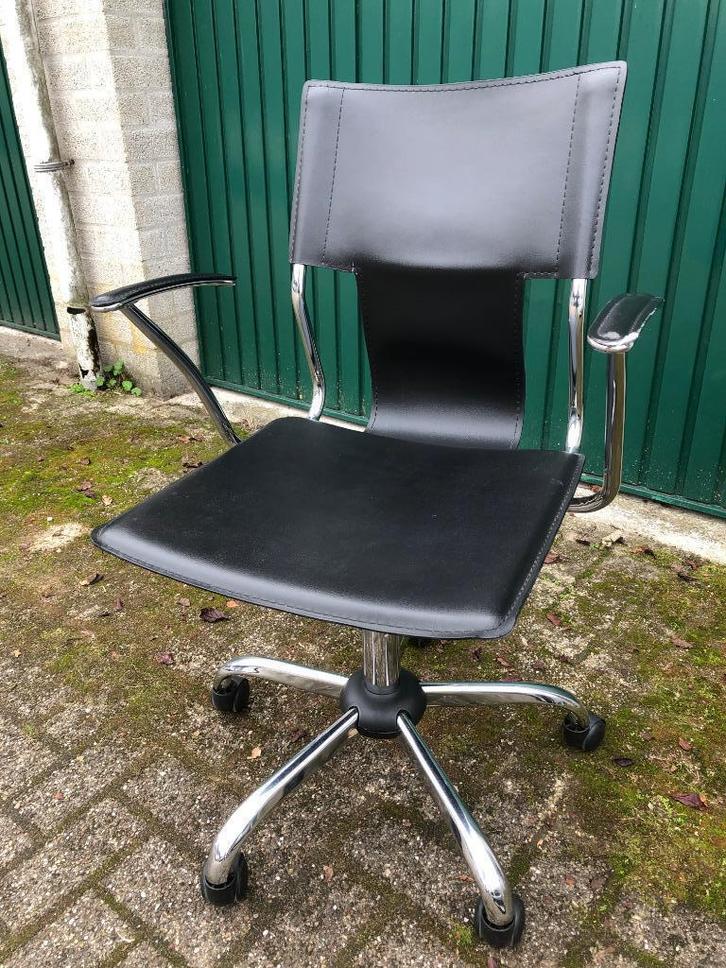 Bureaustoel met armleuningen, Huis en Inrichting, Bureaustoelen, Gebruikt, Zwart, Ophalen