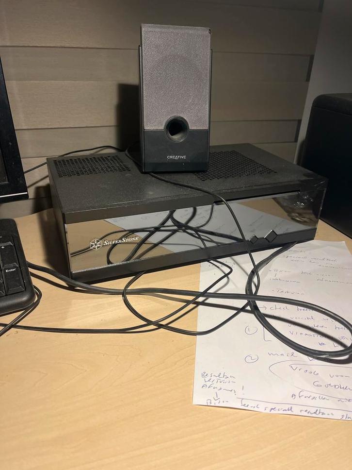 Silverstone Mini ITX Desktop PC - i5, 8GB, 250GB SSD, Computers en Software, Desktop Pc's, Gebruikt, 2 tot 3 Ghz, SSD, 8 GB, Met monitor