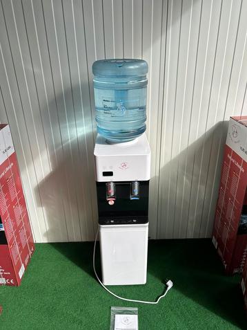 Nieuwe warm/koud water dispensers. Royalswiss 