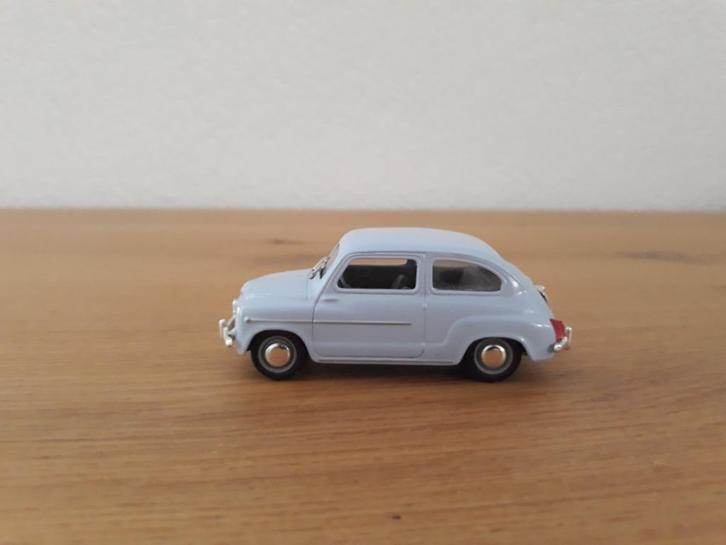 Solido auto Fiat 600 schaalmodel met doos, Hobby en Vrije tijd, Modelbouw | Auto's en Voertuigen, Nieuw, Auto, 1:32 tot 1:50, Overige merken
