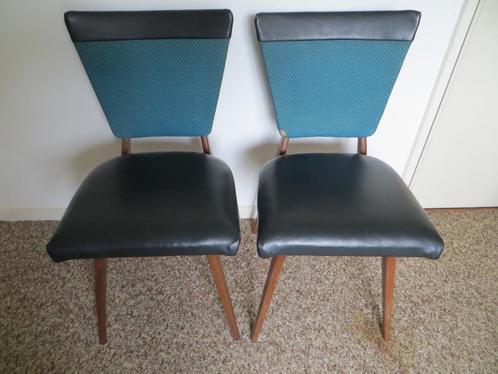 2 Vintage eetstoelen. Teak. Mid century. Deens. Retro, Huis en Inrichting, Stoelen, Gebruikt, Twee, Hout, Stof, Overige materialen