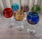 Mooie set gekleurde wijnglazen 6 stuks met gedraaide poot, Antiek en Kunst, Ophalen of Verzenden