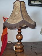 Vintage Tafellamp met Houten Voet en Stoffen Kap, Ophalen, Gebruikt, Hout, Minder dan 50 cm