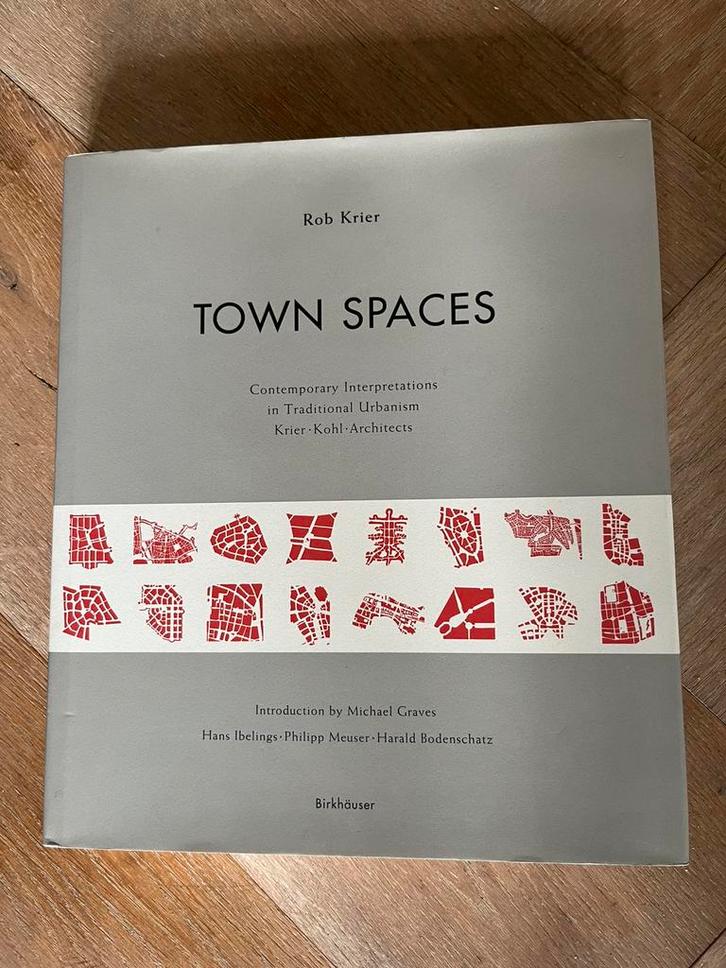Rob Krier Town Spaces hardcover, zeldzaam, Boeken, Kunst en Cultuur | Fotografie en Design, Zo goed als nieuw, Overige onderwerpen