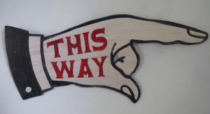 Houten reclame bord/sign/handgeschilderd/This Way/Pop Art, Huis en Inrichting, Woonaccessoires | Wanddecoraties, Zo goed als nieuw