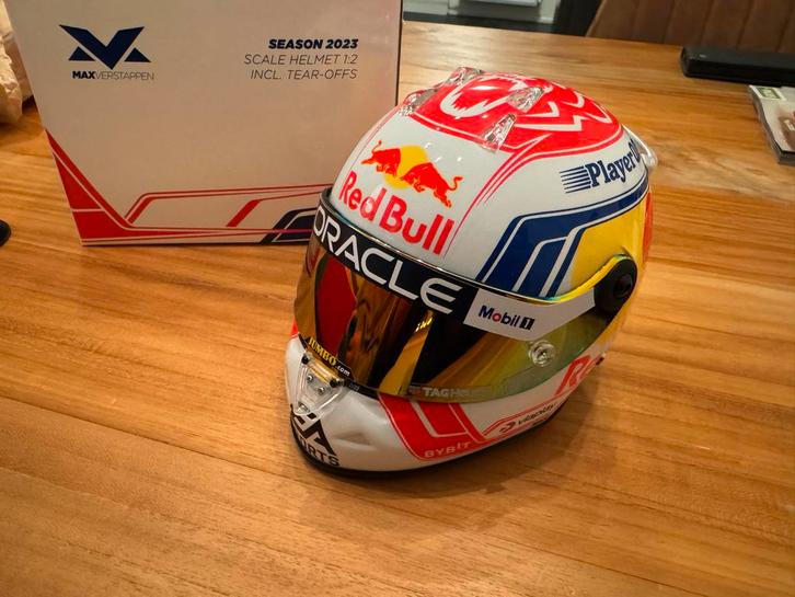 Max Verstappen 2023 seizoens helm 1:2 Schaalmodel, Verzamelen, Automerken, Motoren en Formule 1, Nieuw, Formule 1, Ophalen of Verzenden