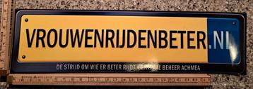 Sticker nummerbord vrouwen rijden beter .nl  beschikbaar voor biedingen