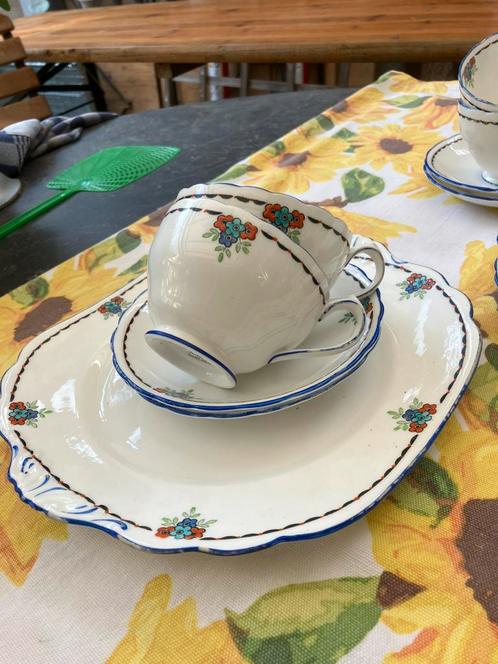Antiek thee en gebak servies uit Engeland, Antiek en Kunst, Antiek | Servies los, Ophalen of Verzenden
