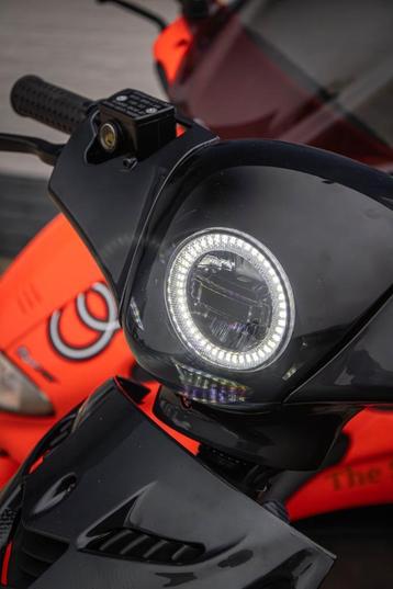 Fenom Angel Eye + Koplampunit Piaggio Zip beschikbaar voor biedingen