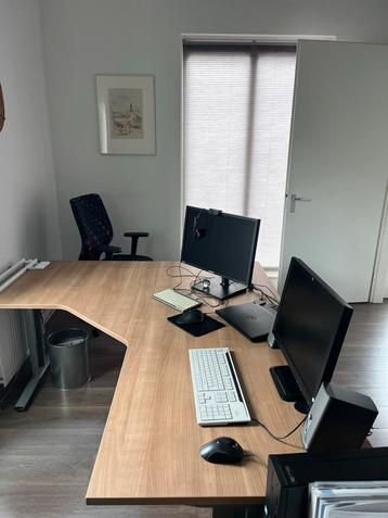 Complete inrichting voor een kantoor beschikbaar voor biedingen