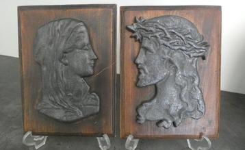 Antiek gietijzeren wand plaquettes Jesus en Maria [1662] beschikbaar voor biedingen