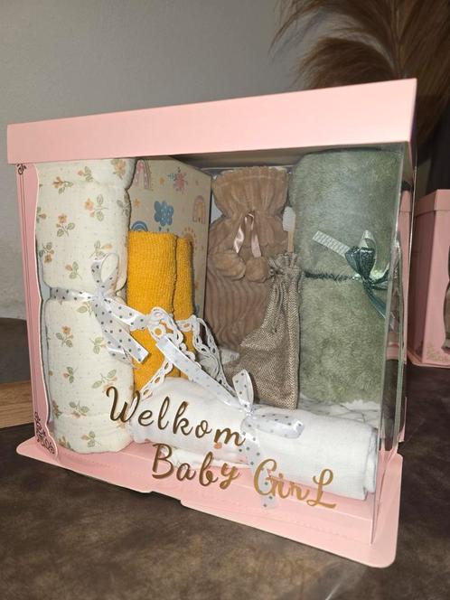 ( Ramadan )Prachtig kraampakket meisje roze €22,50 met tekst, Kinderen en Baby's, Kraamcadeaus en Geboorteborden, Nieuw, Ophalen of Verzenden