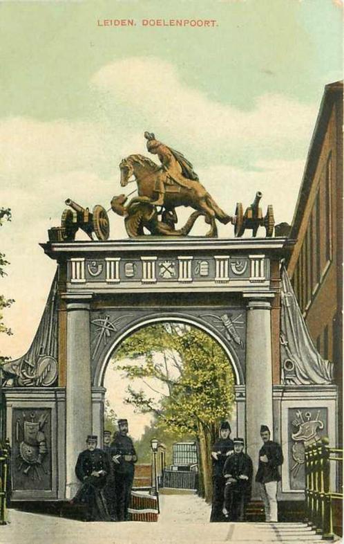 (377-312-015) Leiden Doelenpoort, Verzamelen, Ansichtkaarten | Nederland, Zuid-Holland, Verzenden
