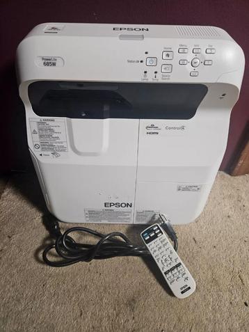 Naai Epson LCD PowerLite 685W Ultra Short-Throw HDMI-project beschikbaar voor biedingen