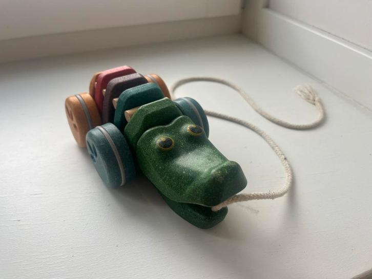 Plan Toys Houten Speelgoed Regenboog krokodil, Kinderen en Baby's, Speelgoed | Houten speelgoed, Zo goed als nieuw, Ophalen of Verzenden