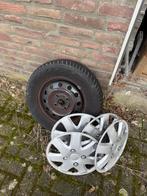 4 Winterbanden compleet gratis wieldop krik enz koopje 100,-, Ophalen of Verzenden, Kia