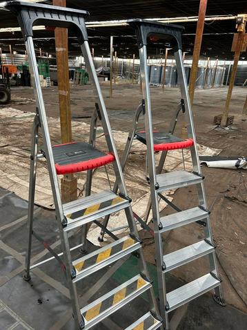 Altrex aluminium trap beschikbaar voor biedingen