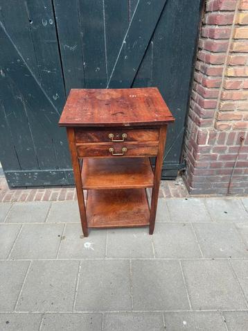 ANTIEK HOOG BESTEKKASTJE / TAFELTJE beschikbaar voor biedingen