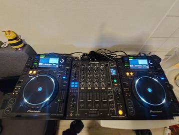 2 x CDJ 2000