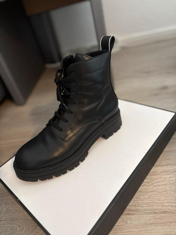 Dsquared2 Laarzen Maat 37, Kleding | Dames, Schoenen, Zo goed als nieuw, Lage of Enkellaarzen, Zwart, Ophalen of Verzenden