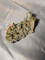 Epidoot met kwarts, Verzamelen, Mineralen en Fossielen, Ophalen of Verzenden