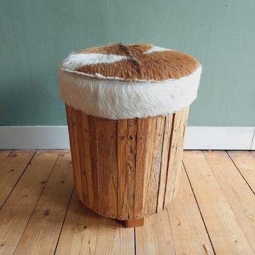 Lucky Vintage houten poef met geitenhaar opbergmeubel beschikbaar voor biedingen