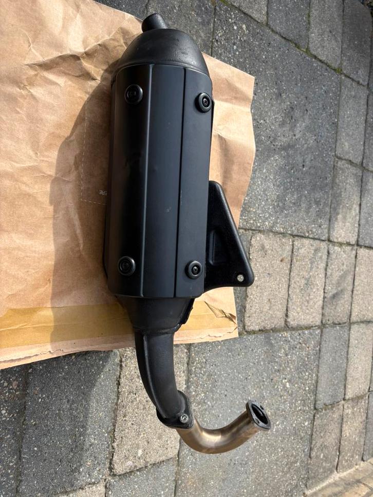 Nette sm06 uitlaat, Fietsen en Brommers, Brommeronderdelen | Scooters, Zo goed als nieuw, Piaggio, Uitlaat, Ophalen of Verzenden