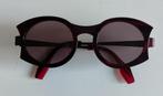 Theo zonnebril, type Flores, in nieuwstaat, uniek design, Overige merken, Zonnebril, Overige kleuren, Ophalen of Verzenden