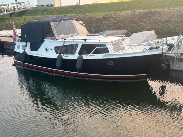Kruiser / motorboot lichte opknapper, Watersport en Boten, Speedboten, Gebruikt, 6 meter of meer, Diesel, Minder dan 70 pk, Polyester