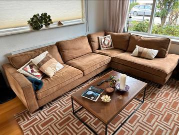 Hoekbank cognac microleer 2.90m x 2.15m beschikbaar voor biedingen