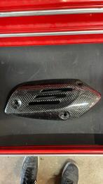 Vespa sprint waved carbon (ECHT) uitlaat hitteschild, Motoren, Tuning en Styling, Ophalen of Verzenden