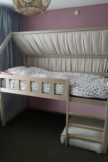 Mooie houten (half) hoogslaper. beschikbaar voor biedingen