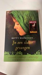 Betty Mahmoody - In een sluier gevangen, Ophalen of Verzenden, Zo goed als nieuw, Betty Mahmoody