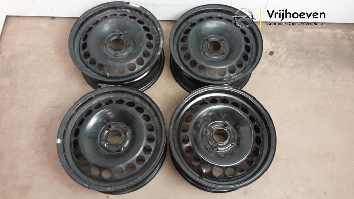 Velgen set van een Opel Corsa (Corsa D 07-), Auto-onderdelen, Banden en Velgen, Personenwagen, Gebruikt, 3 maanden garantie, Ophalen of Verzenden