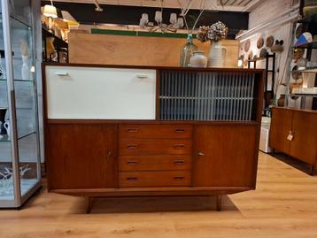 Vintage highboard wandkast teak kast buffetkast servieskast  beschikbaar voor biedingen