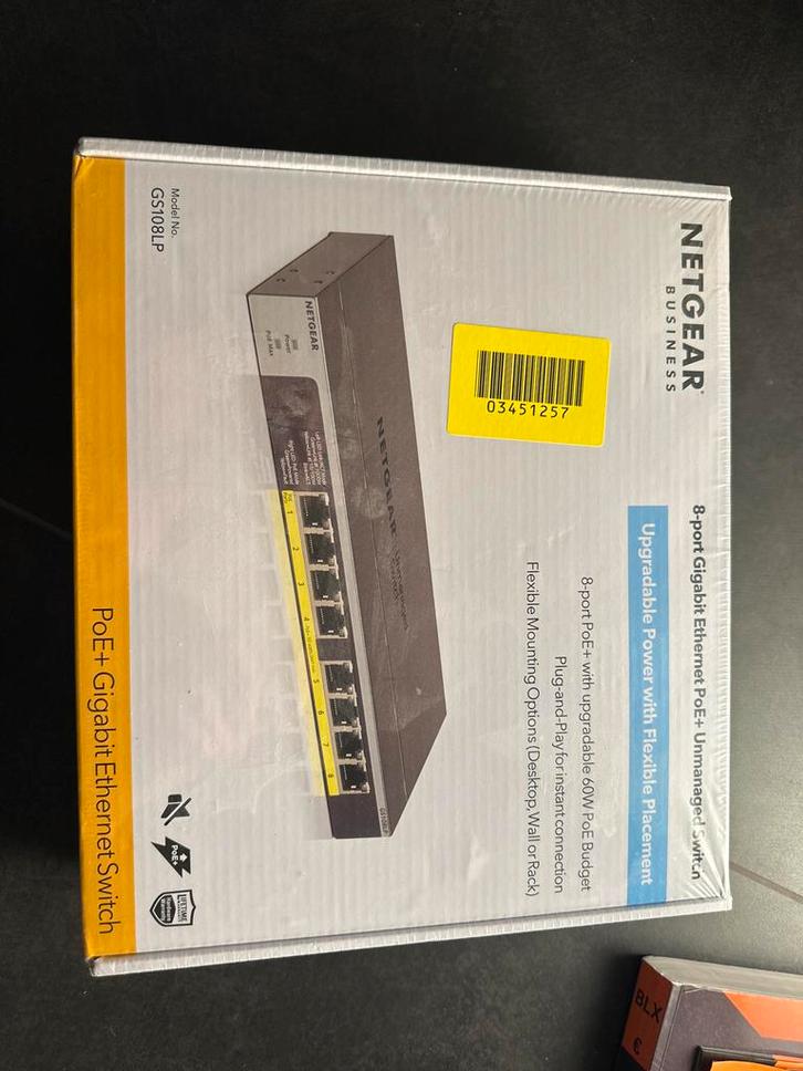 Netgear GS108LP PoE+ Gigabit Switch - Nieuw in Seal, Computers en Software, Netwerk switches, Nieuw, Ophalen of Verzenden