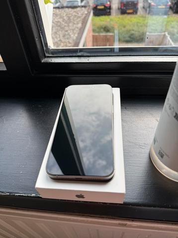 Iphone 15 pro max 256gb titanium Met factuur beschikbaar voor biedingen