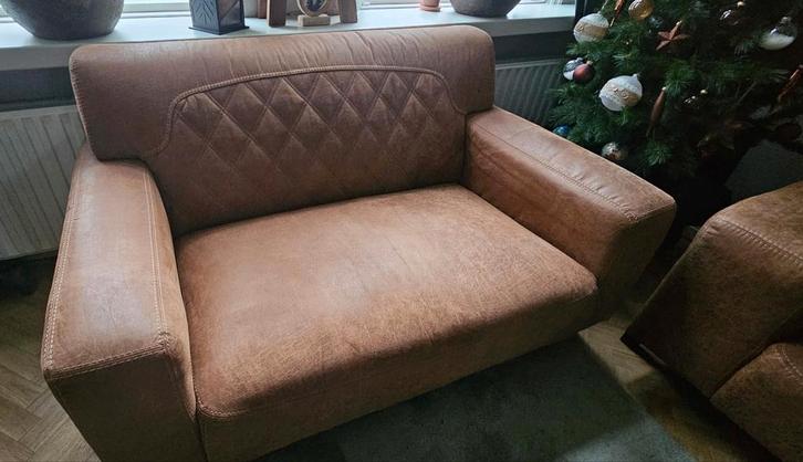 Loveseat bank van leer, zo goed als nieuw, Huis en Inrichting, Banken | Bankstellen, Zo goed als nieuw, Eenpersoons, Minder dan 150 cm
