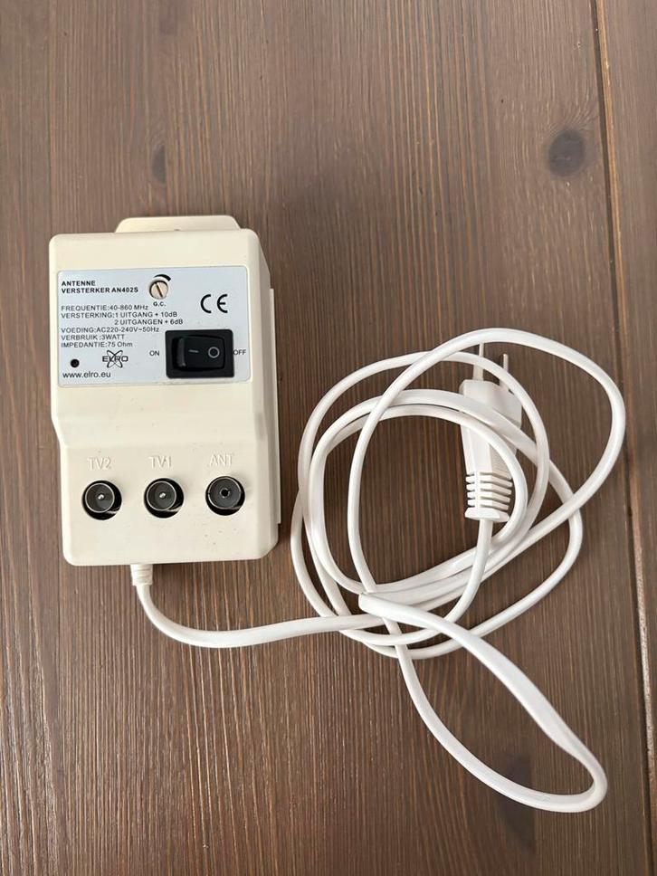 Elro Antenne Versterker AN402S, Audio, Tv en Foto, Schotelantennes, Gebruikt, Overige merken, Ophalen of Verzenden